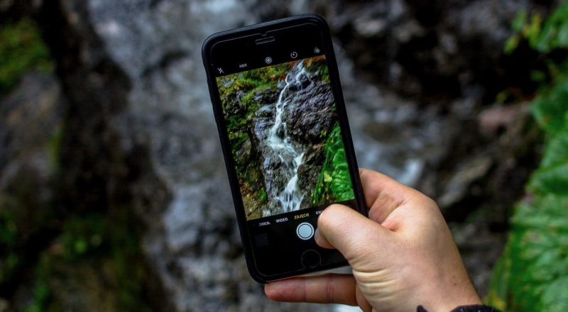 Accesorios esenciales para teléfonos inteligentes para el aventurero